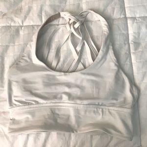 Lululemon women’s sports bra